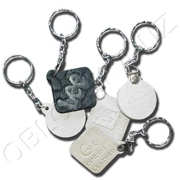 Kabartmali logotipli charm kalitchalar