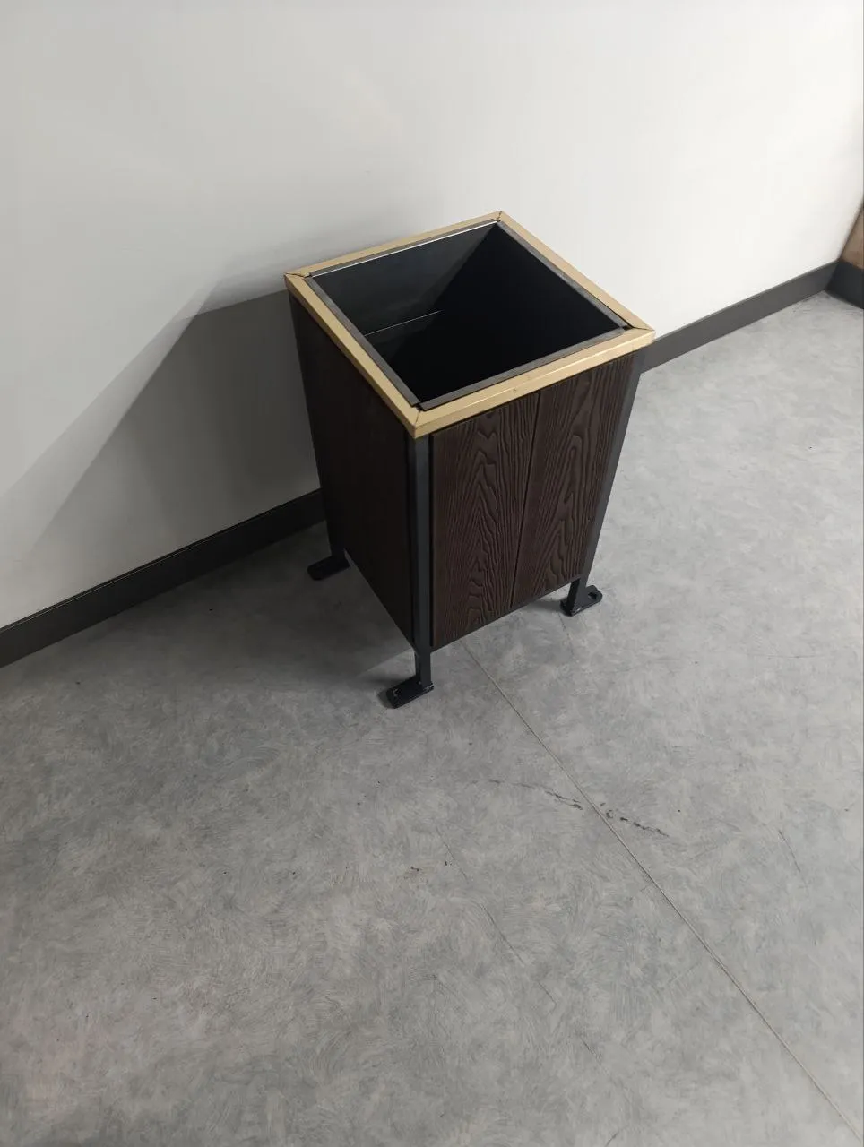 Urn — photo 2