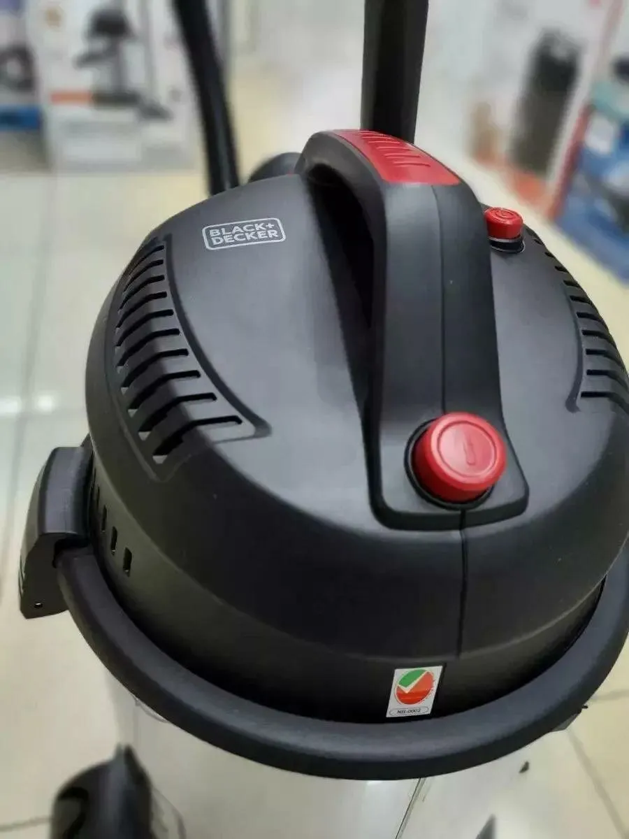 Professional vacuum cleaner from BLACK DECKER for 30 liters — photo 2