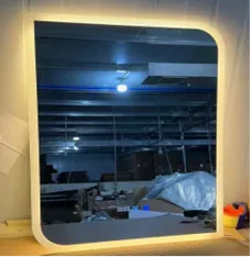 带加热器的智能镜子 125x107B，60x80 厘米 — 图片 2