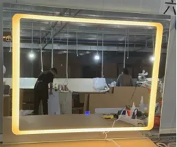 带加热器的智能镜子 132x114B，60x80 厘米 — 图片 2