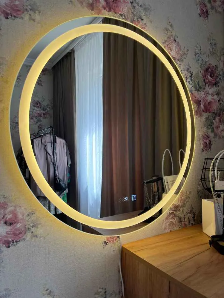 带加热器的智能镜子 133x115B,60x80 厘米